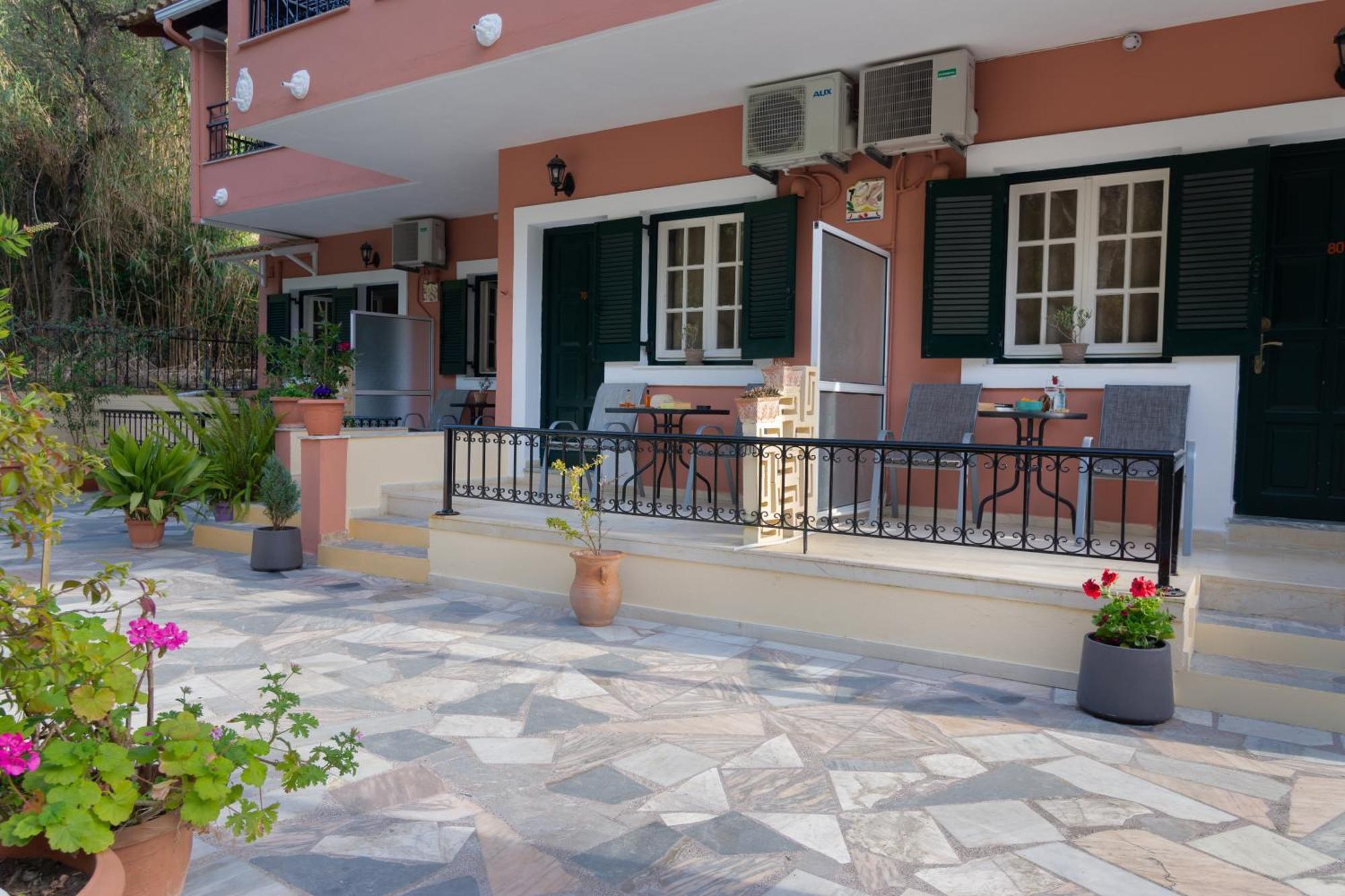 Almyra Apartments & Studios Agios Gordios  Extérieur photo